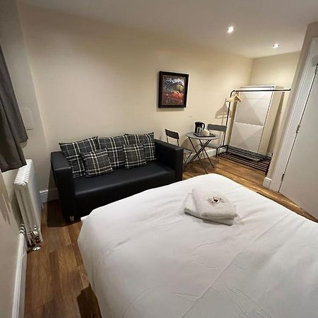 Modern Double Room With Sofa Edimburgo Esterno foto