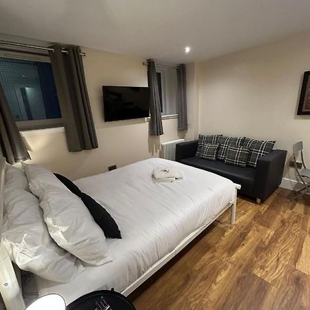 Modern Double Room With Sofa Edimburgo Esterno foto