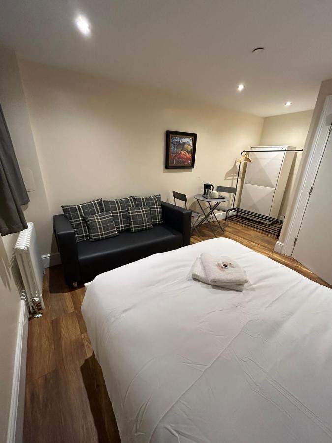 Modern Double Room With Sofa Edimburgo Esterno foto
