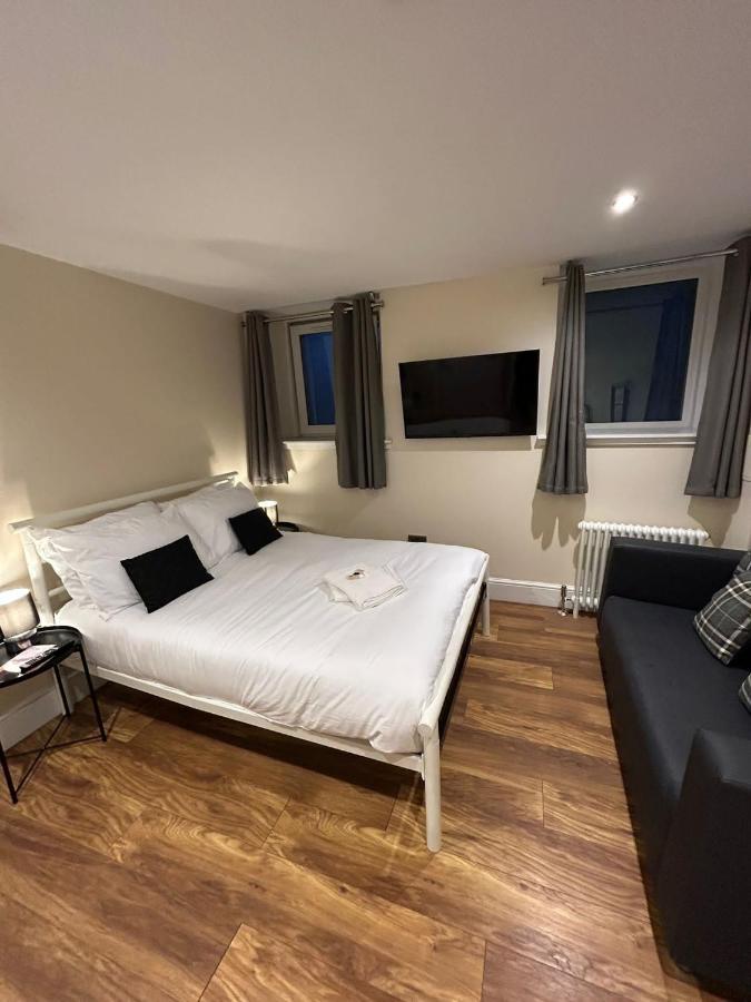 Modern Double Room With Sofa Edimburgo Esterno foto