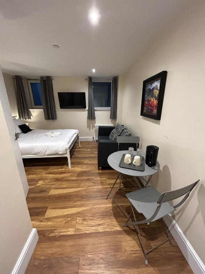 Modern Double Room With Sofa Edimburgo Esterno foto